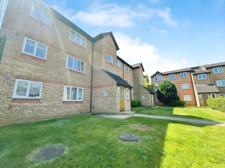 1 bedroom Flat to let in Wedgewood Road, Hitchin, SG4