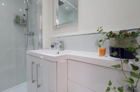 2 bedroom Bungalow for sale in Orchard Way, Breachwood Green