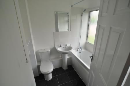 1 bedroom Flat to let in Woolgrove Court, Woolgrove Road, Hitchin, SG4
