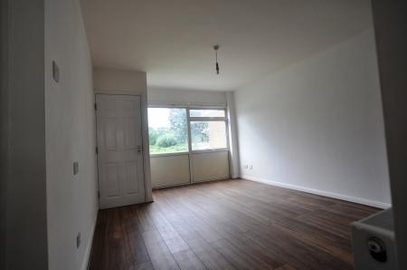 1 bedroom Flat to let in Woolgrove Court, Woolgrove Road, Hitchin, SG4