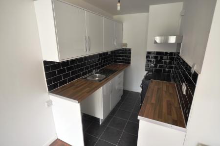 1 bedroom Flat to let in Woolgrove Court, Woolgrove Road, Hitchin, SG4