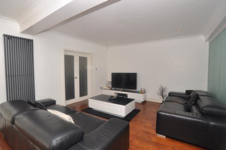 5 bedroom Detached house to let in Pirton Road, Hitchin, SG5