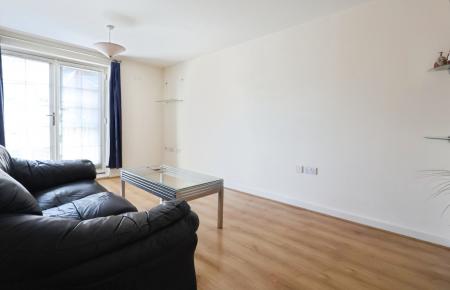 1 bedroom Flat for sale in Elderflower House, Whinbush Road, Hitchin