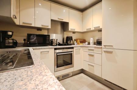 1 bedroom Flat for sale in Elderflower House, Whinbush Road, Hitchin