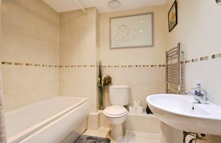 1 bedroom Flat for sale in Elderflower House, Whinbush Road, Hitchin
