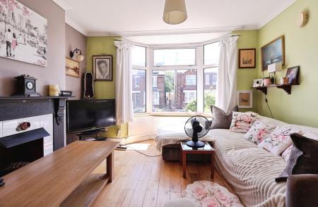 3 bedroom Semi-detached house for sale in Ickleford Road, Hitchin