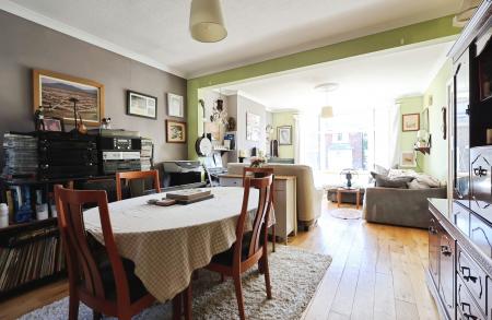3 bedroom Semi-detached house for sale in Ickleford Road, Hitchin
