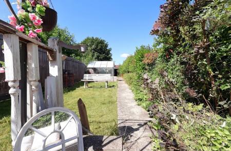 3 bedroom Semi-detached house for sale in Ickleford Road, Hitchin
