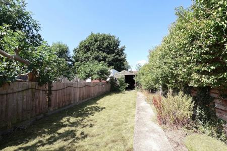 3 bedroom Semi-detached house for sale in Ickleford Road, Hitchin
