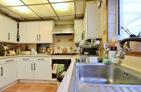 3 bedroom Semi-detached house for sale in Ickleford Road, Hitchin