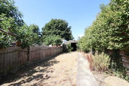 3 bedroom Semi-detached house for sale in Ickleford Road, Hitchin