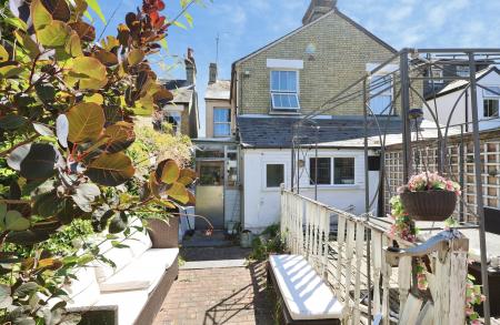 3 bedroom Semi-detached house for sale in Ickleford Road, Hitchin