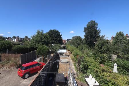 3 bedroom Semi-detached house for sale in Ickleford Road, Hitchin