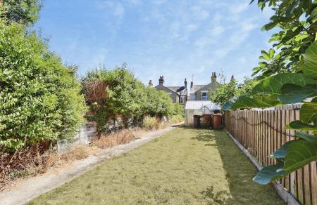 3 bedroom Semi-detached house for sale in Ickleford Road, Hitchin