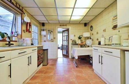 3 bedroom Semi-detached house for sale in Ickleford Road, Hitchin