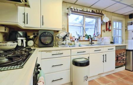 3 bedroom Semi-detached house for sale in Ickleford Road, Hitchin
