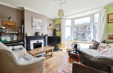 3 bedroom Semi-detached house for sale in Ickleford Road, Hitchin