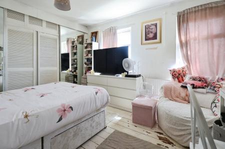 3 bedroom Semi-detached house for sale in Ickleford Road, Hitchin