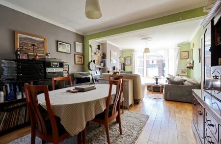 3 bedroom Semi-detached house for sale in Ickleford Road, Hitchin