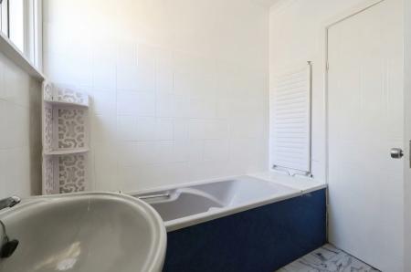 3 bedroom Semi-detached house for sale in Ickleford Road, Hitchin