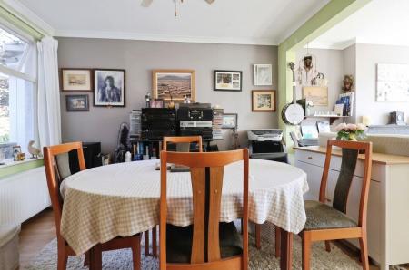 3 bedroom Semi-detached house for sale in Ickleford Road, Hitchin