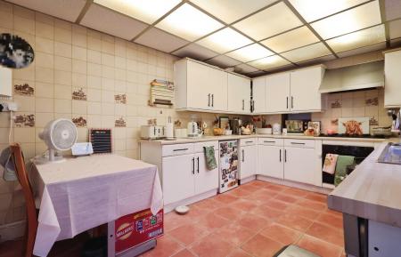 3 bedroom Semi-detached house for sale in Ickleford Road, Hitchin