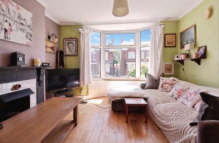 3 bedroom Semi-detached house for sale in Ickleford Road, Hitchin