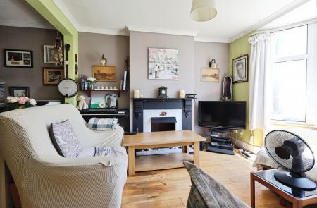 3 bedroom Semi-detached house for sale in Ickleford Road, Hitchin