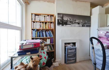 3 bedroom Semi-detached house for sale in Ickleford Road, Hitchin