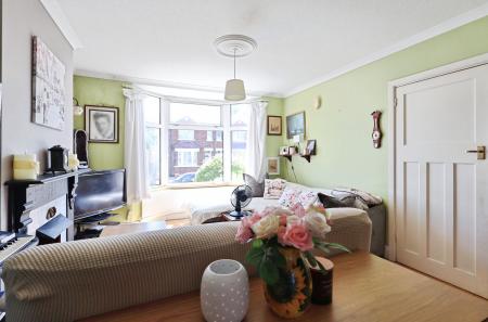 3 bedroom Semi-detached house for sale in Ickleford Road, Hitchin