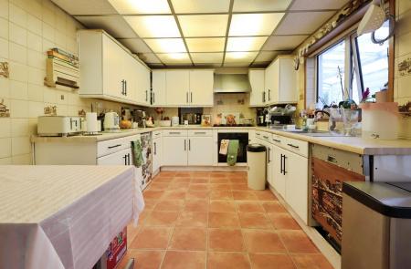 3 bedroom Semi-detached house for sale in Ickleford Road, Hitchin