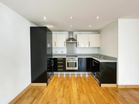 2 bedroom Flat to let in Johnson Place, Walsworth Rd, Hitchin, SG4