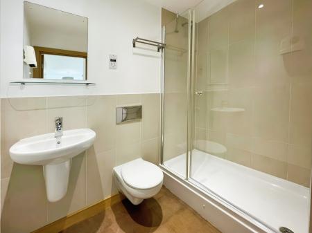 2 bedroom Flat to let in Johnson Place, Walsworth Rd, Hitchin, SG4