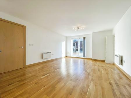 2 bedroom Flat to let in Johnson Place, Walsworth Rd, Hitchin, SG4