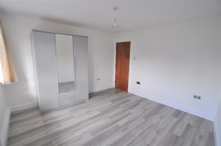 2 bedroom Flat to let in Woolgrove Road, Hitchin, SG4