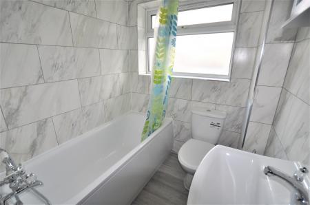 2 bedroom Flat to let in Woolgrove Road, Hitchin, SG4