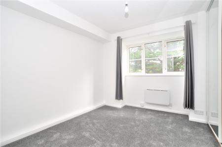 2 bedroom Flat to let in Chestnut Court, Hitchin, SG5