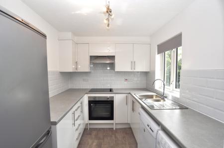 2 bedroom Flat to let in Chestnut Court, Hitchin, SG5