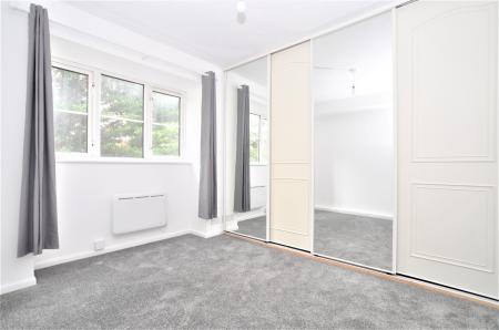 2 bedroom Flat to let in Chestnut Court, Hitchin, SG5