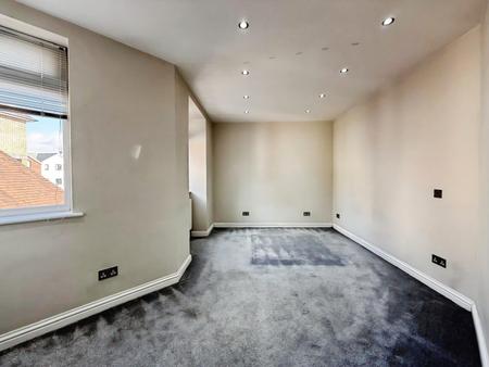 2 bedroom Flat to let in Paynes Park, Hitchin, SG5