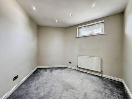 2 bedroom Flat to let in Paynes Park, Hitchin, SG5