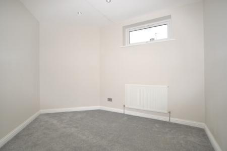 2 bedroom Flat to let in Paynes Park, Hitchin, SG5