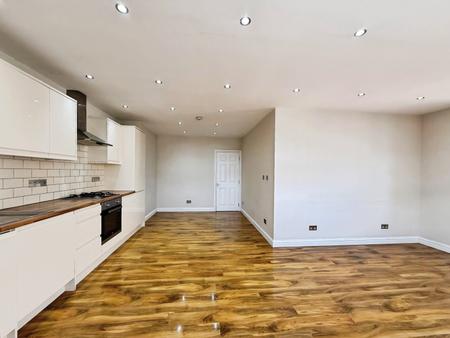 2 bedroom Flat to let in Paynes Park, Hitchin, SG5
