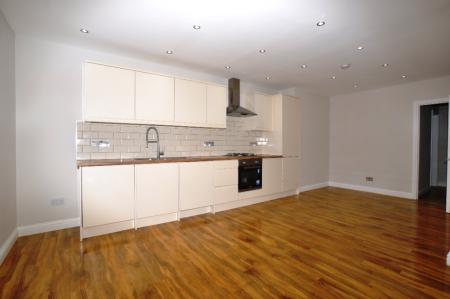 2 bedroom Flat to let in Paynes Park, Hitchin, SG5