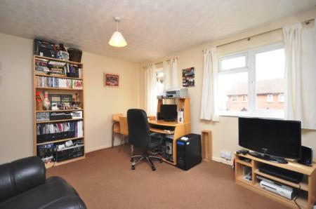 1 bedroom Flat to let in Sanderling Close, Letchworth Garden City, SG6
