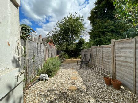 2 bedroom Terraced House to let in Kent Place, Hitchin, SG5