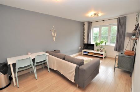 2 bedroom Flat to let in Cadwell Lane, Hitchin, SG4