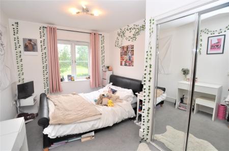 2 bedroom Flat to let in Cadwell Lane, Hitchin, SG4