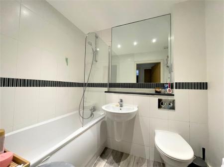 2 bedroom Flat to let in Cadwell Lane, Hitchin, SG4