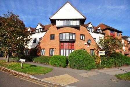1 bedroom Flat to let in Birchwood Court, Norton Way North, Letchworth Garden City, SG6